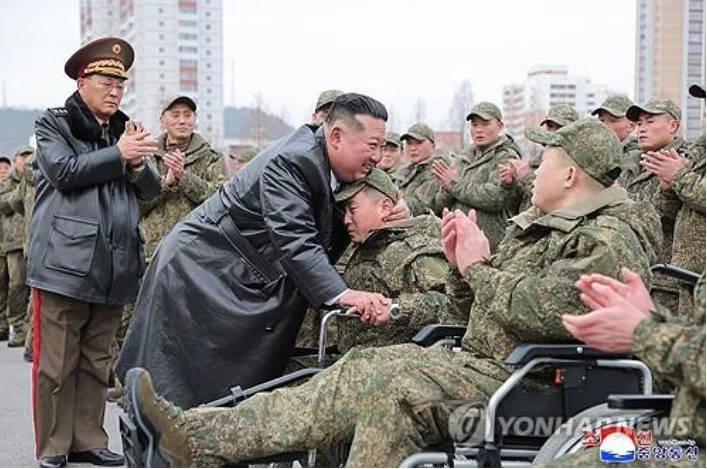 Ông Kim Jong Un khen ngợi những binh lính củng cố ‘liên minh bất khả chiến bại’ với Nga