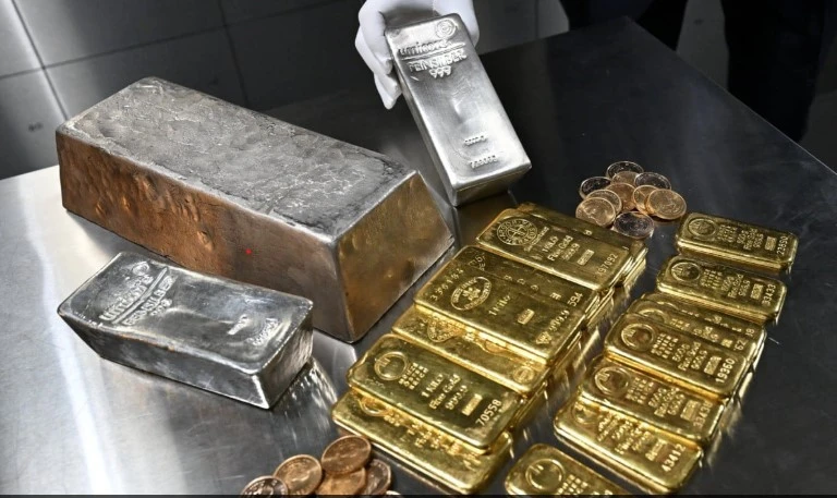 Trung Quốc ra tay hạ nhiệt cơn sốt vàng và bạc