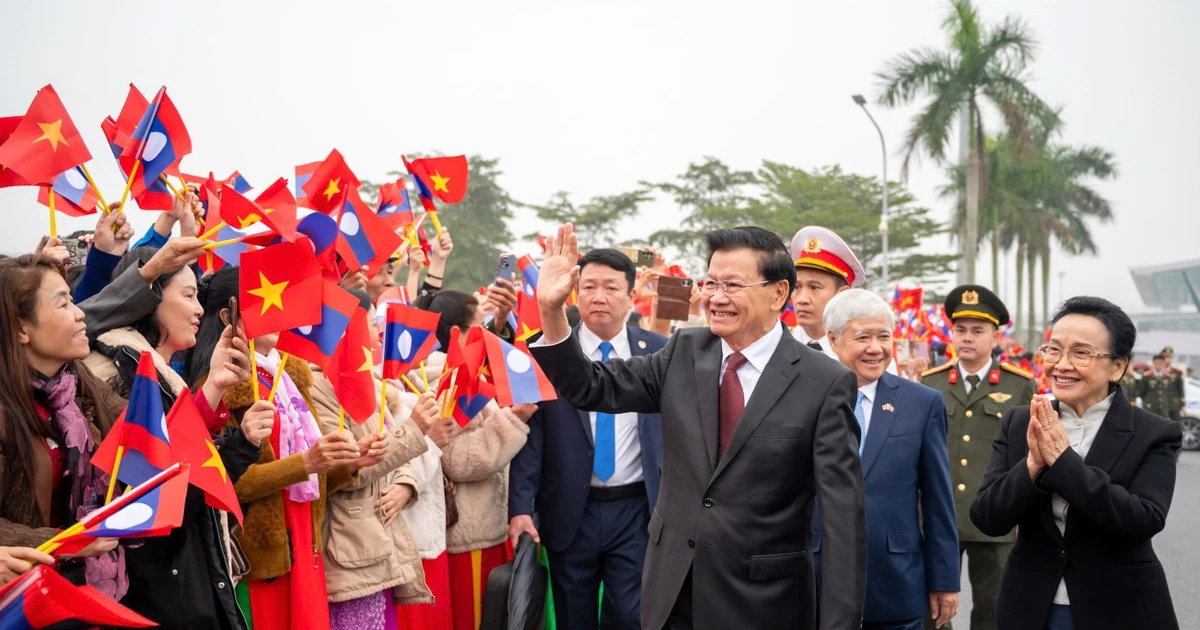 Lễ đón Tổng Bí thư, Chủ tịch nước Lào tại sân bay Nội Bài