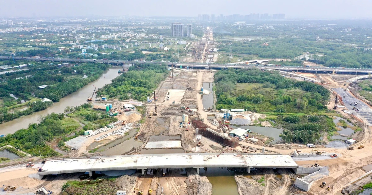 Giải ngân đầu tư công: Chạy nước rút 'đẩy' hơn nửa triệu tỷ đồng vào nền kinh tế