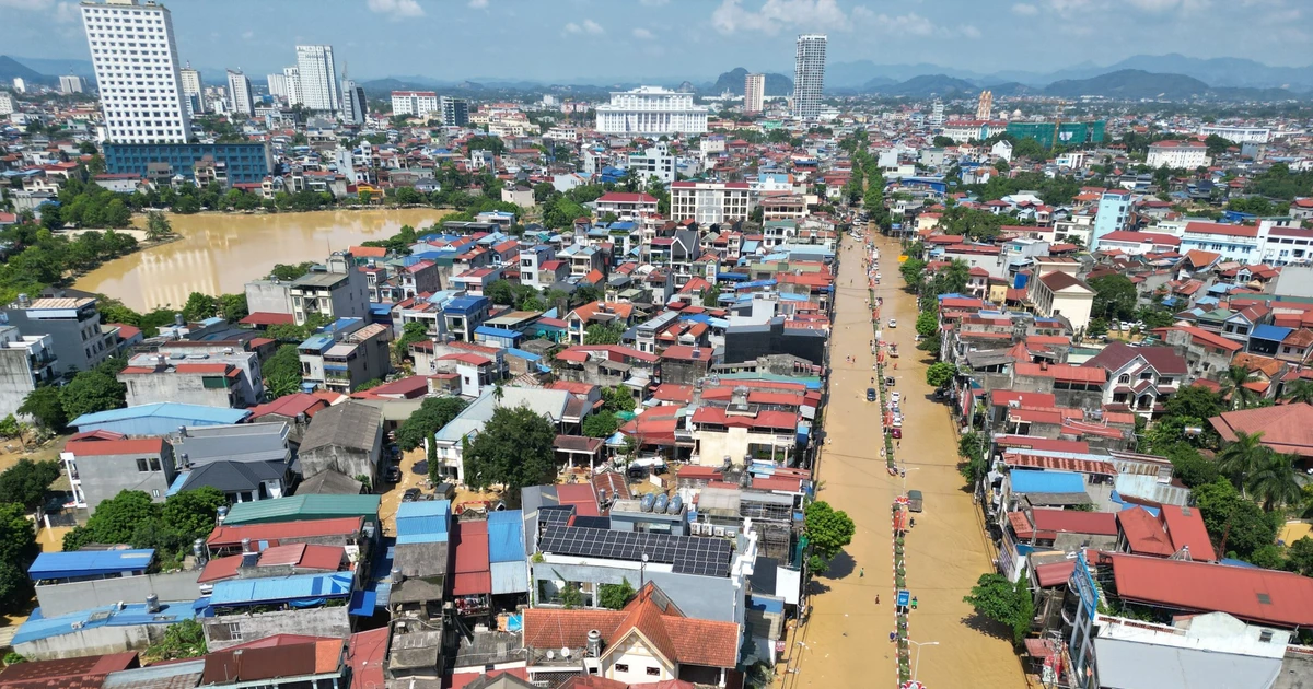 Hơn 43.000 tỷ đồng bị mưa lũ "cuốn trôi"