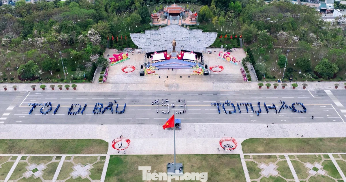 Thanh thiếu nhi tỉnh Sơn La xếp hình 'Tôi đi bầu - Tôi tự hào'