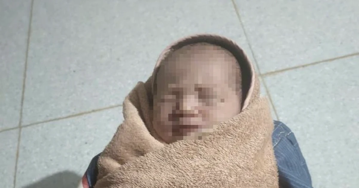 Mẹ ruột đến nhận lại con sau khi bỏ rơi dưới gốc cây