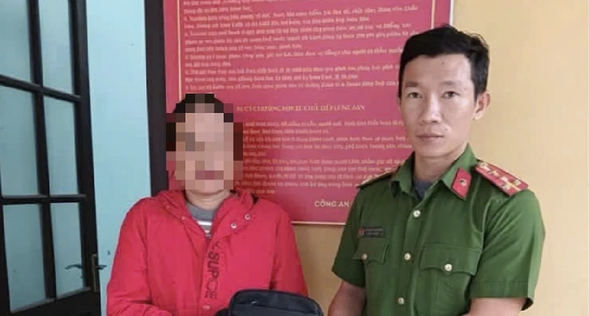 Tìm chủ nhân túi xách chứa trang sức bằng vàng và tiền mặt