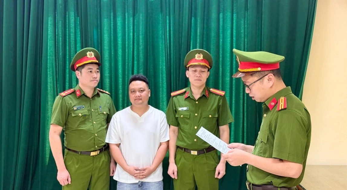 Khởi tố chủ cơ sở ‘phù phép’ biến xe đạp điện thành xe mô tô