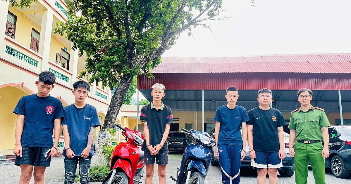 Bắt 5 đối tượng dùng kiếm, tuýp sắt chống đối Công an
