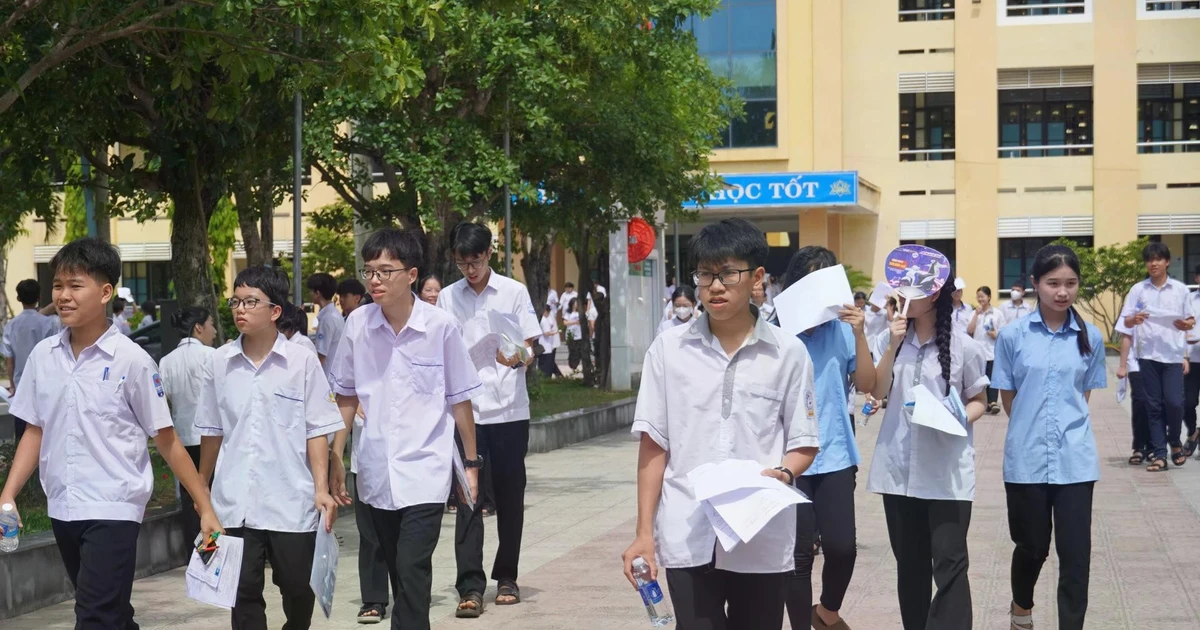 'Viết tiếp câu chuyện hoà bình' của nhạc sĩ Nguyễn Văn Chung vào đề thi Ngữ văn lớp 10 Quảng Trị
