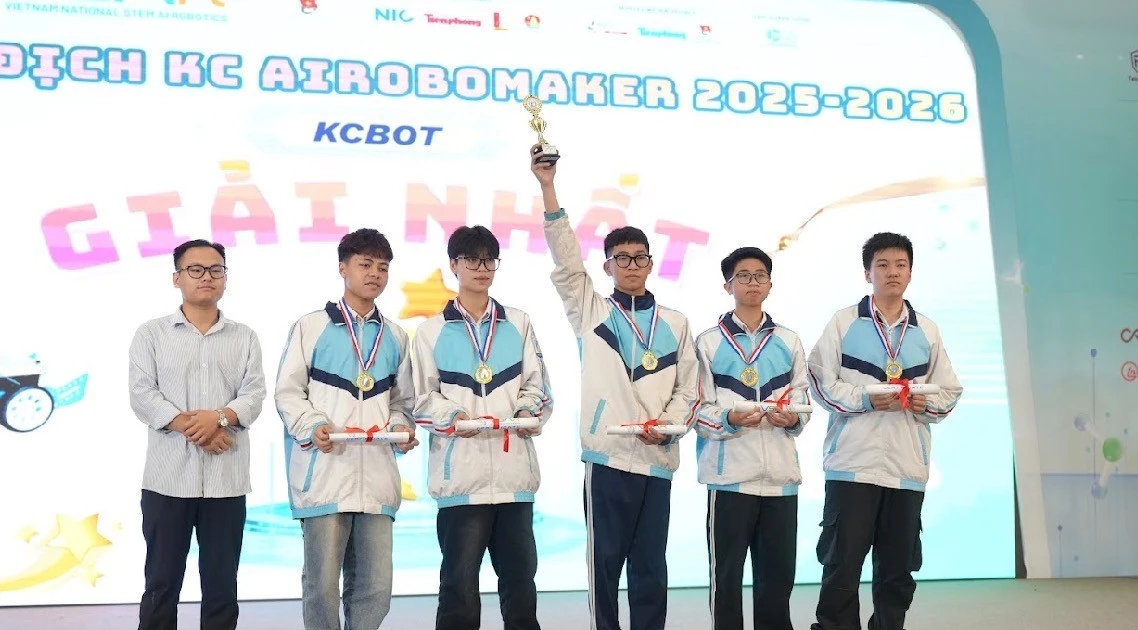Dấu ấn sáng tạo của học sinh tiểu học tại Chung kết Vô địch KC aiRoboMaker