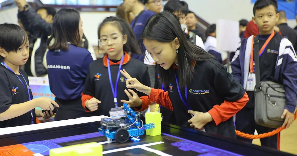 Khuyến khích học sinh tham gia sân chơi sáng tạo STEM, AI và Robotics