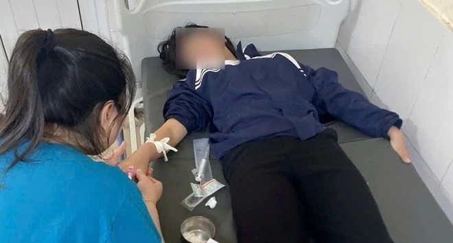 Vụ học sinh lớp 7 ở Hưng Yên uống thuốc trừ sâu: Hiệu trưởng phủ nhận do bạo lực học đường