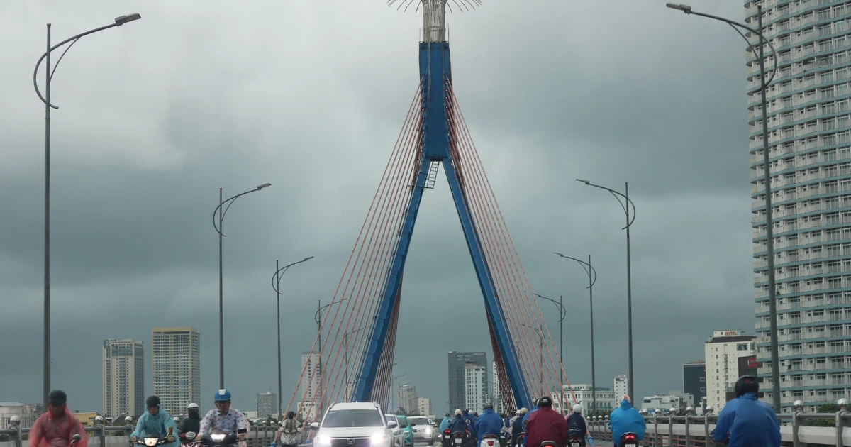 Miền Trung đón mưa dông