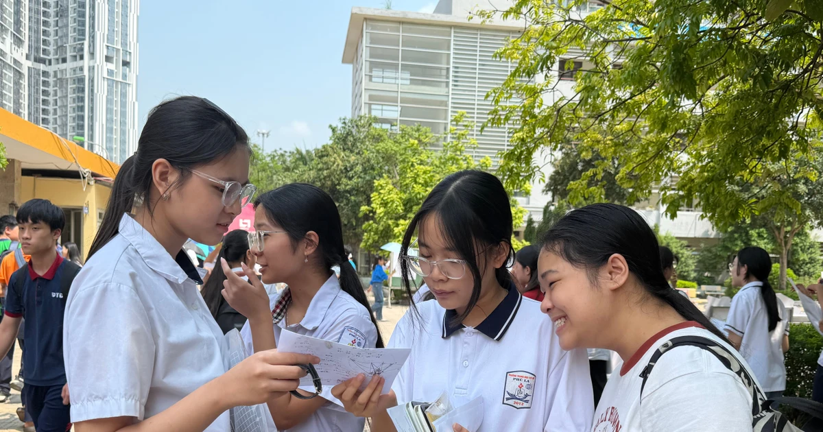 Bức tranh tuyển sinh lớp 10 Hà Nội: Nhiều trường tăng mạnh điểm chuẩn, cao nhất 8,5