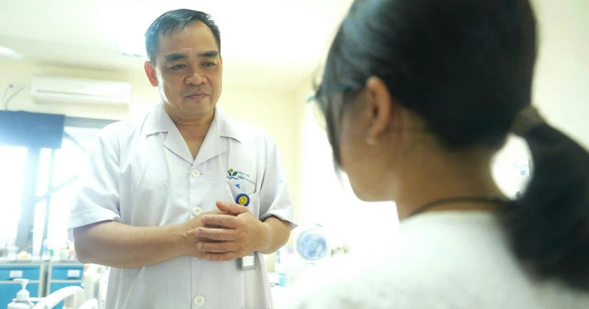 Học để lọt tốp đầu lớp chọn: Nữ sinh Hà Nội rơi vào trầm cảm