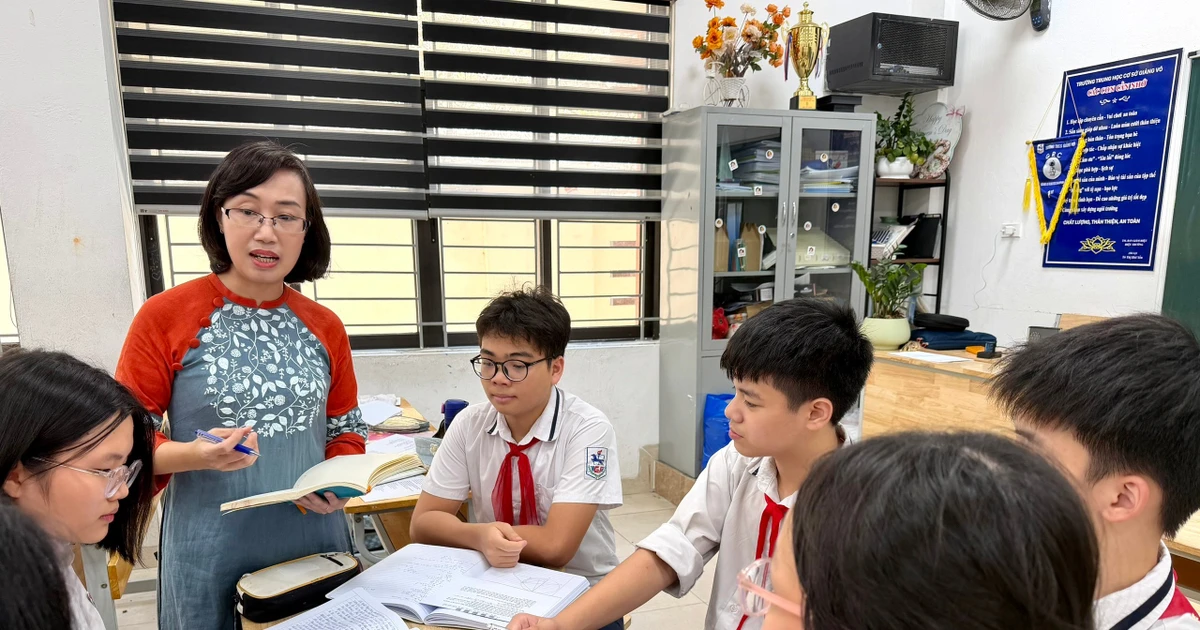 Nắng như 'đổ lửa', học sinh Hà Nội vẫn say sưa ôn thi vào lớp 10
