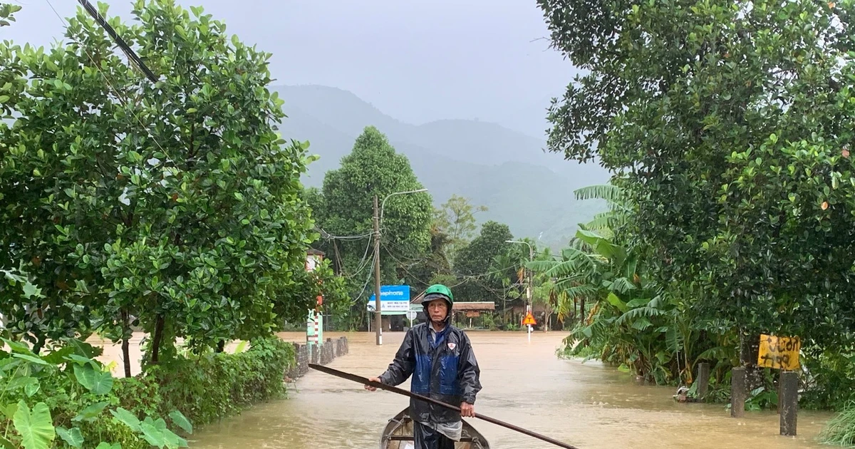 Thông tin mới về mưa lũ đặc biệt nghiêm trọng ở Huế - Đà Nẵng