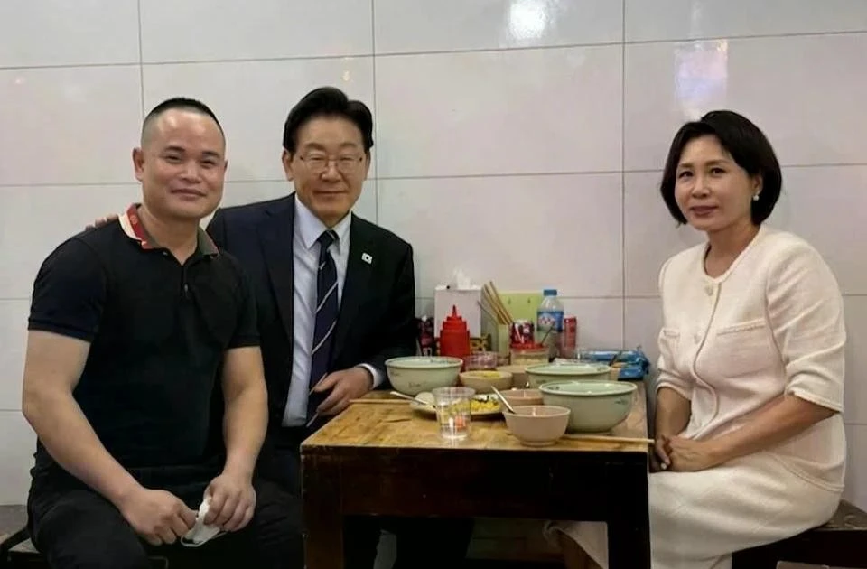 'Phở Tổng thống, bia tỷ phú, bún chả Obama' ở Hà Nội