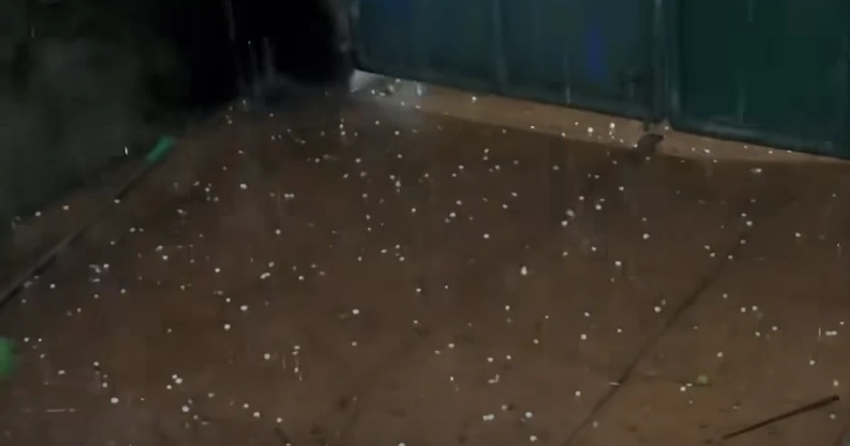 Hà Nội xuất hiện mưa đá