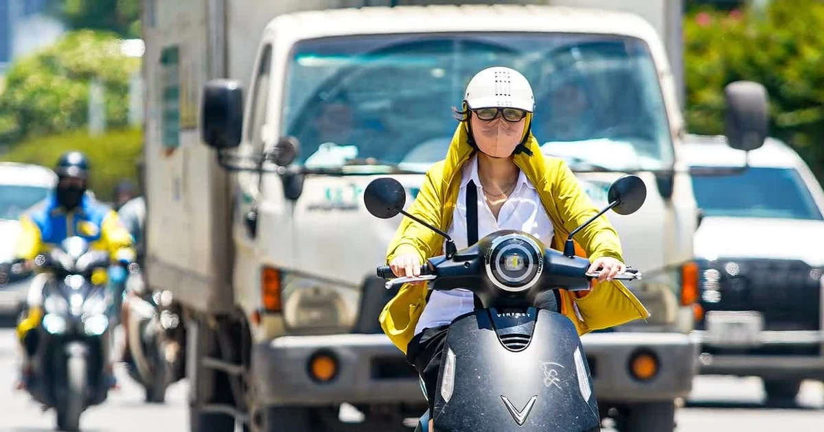 Miền Bắc nắng nóng đỉnh điểm, chiều tối có mưa dông