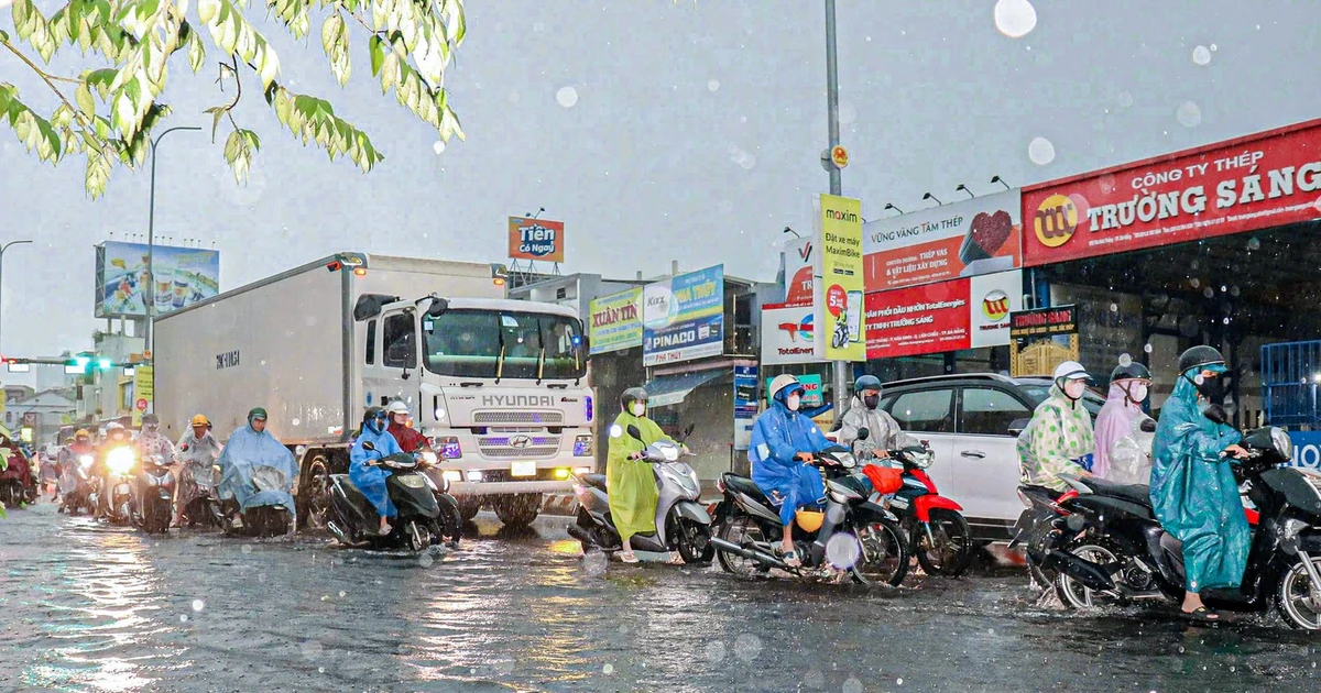 Miền Bắc sắp hửng nắng, miền Trung mưa dài ngày