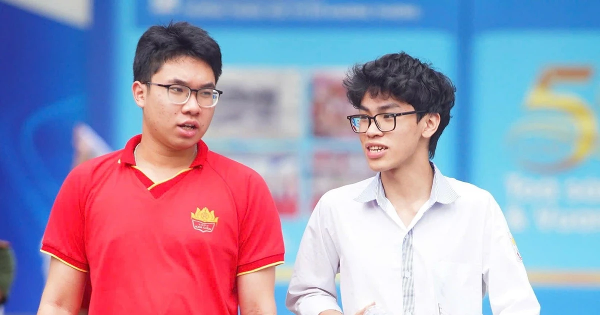 Vì sao nhóm ngành công nghệ mũi nhọn lập đỉnh, điểm chuẩn cao chót vót