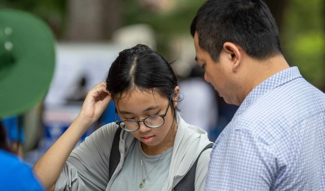 Tuyển sinh lớp 10 Hà Nội: Phụ huynh dự kiến đổi nguyện vọng phút chót
