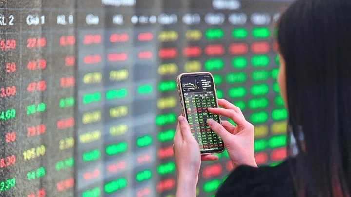 Dòng tiền tỷ USD trở lại sàn chứng khoán