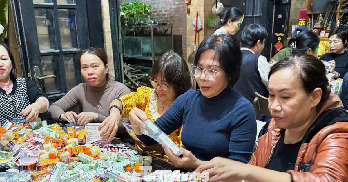 Gói hàng ngàn suất thuốc trong đêm kịp gửi người dân Gia Lai, Đắk Lắk