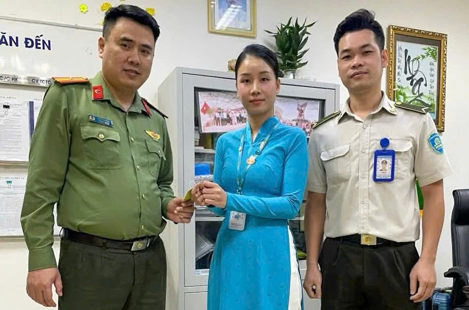 Du khách để lạc nhẫn kim cương ở sân bay Đà Nẵng