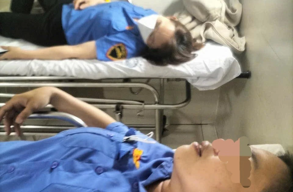 Nhân viên gác chắn kể lại khoảnh khắc bị hành hung khi ngăn người cố tình vượt đường tàu
