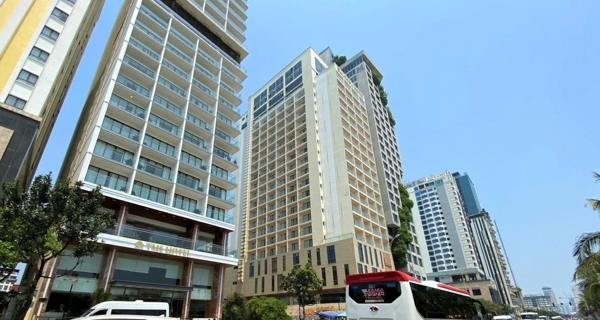 Đà Nẵng: Hết sạch phòng khách sạn ven biển dịp 30/4