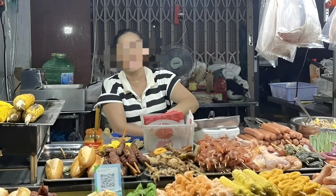 Hàng xiên que vỉa hè ở Đà Nẵng bị tố ‘chặt chém’ khách nước ngoài