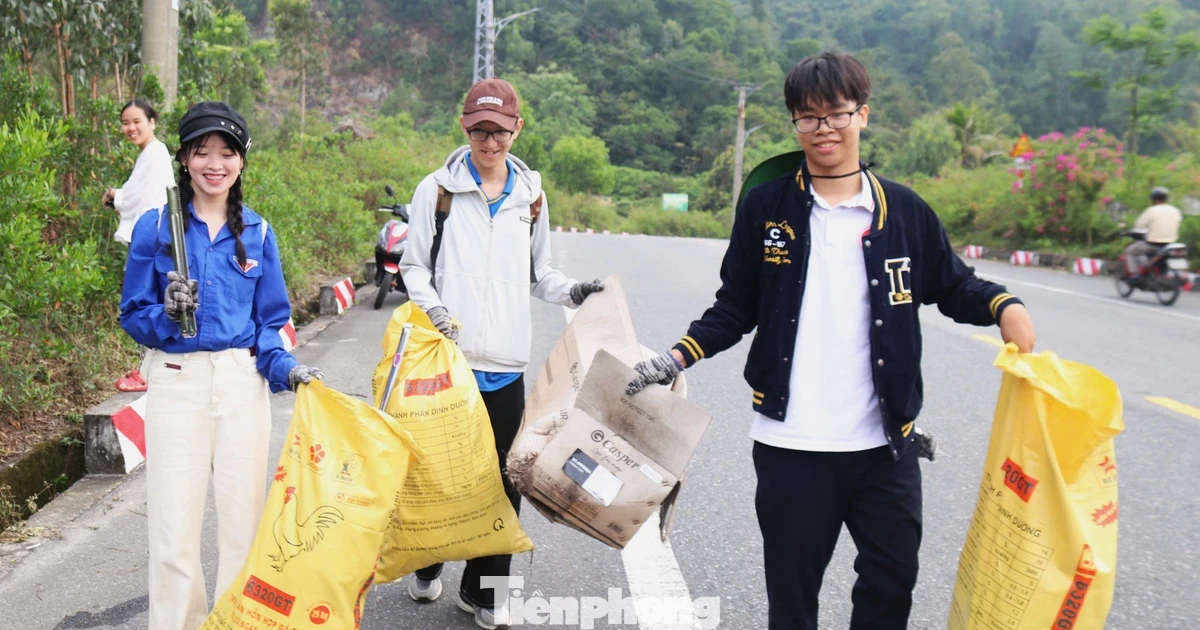 Bạn trẻ Đà Nẵng rủ nhau 'dọn sạch Sơn Trà'