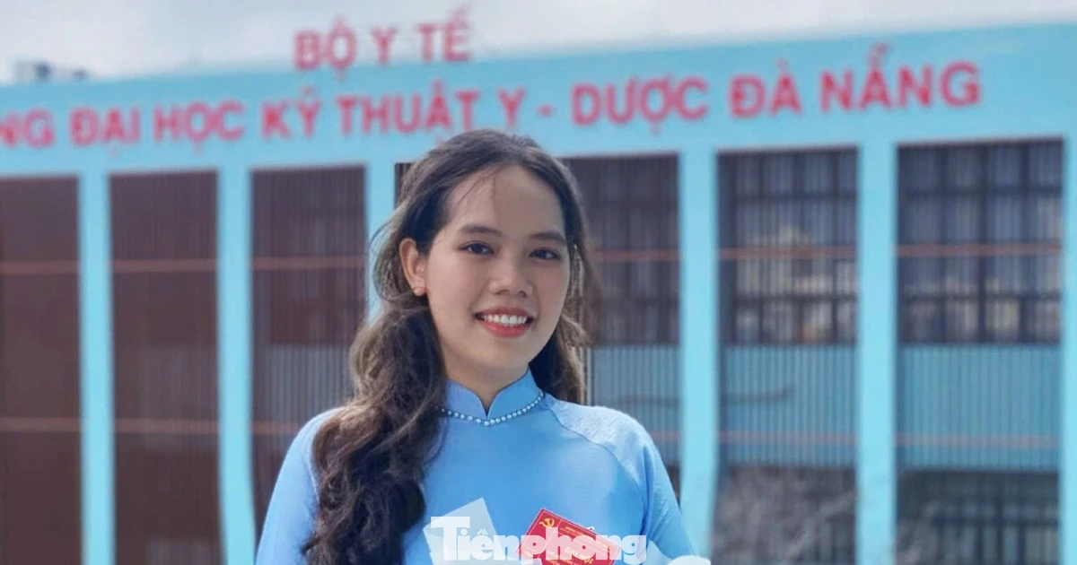 Đứng trong hàng ngũ của Đảng không chỉ tự hào mà còn đầy trách nhiệm