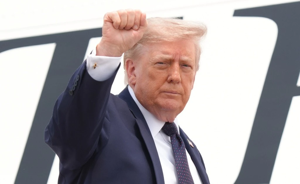 Tổng thống Mỹ Trump bất ngờ tuyên bố áp thuế 50% với Canada