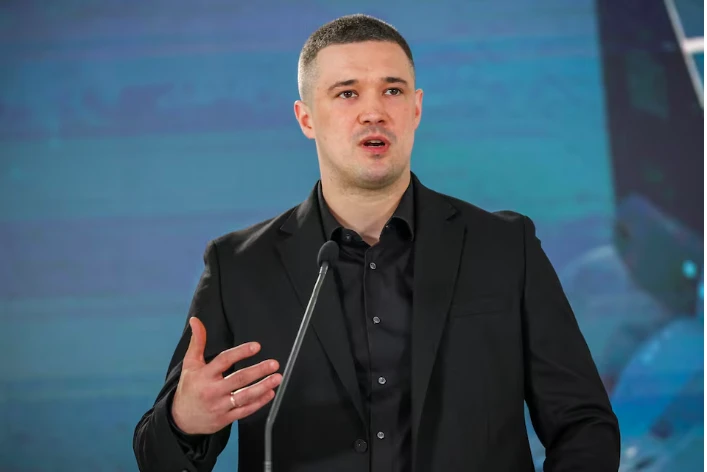 Tổng thống Ukraine chọn thủ tướng mới, sắp thay bộ trưởng quốc phòng