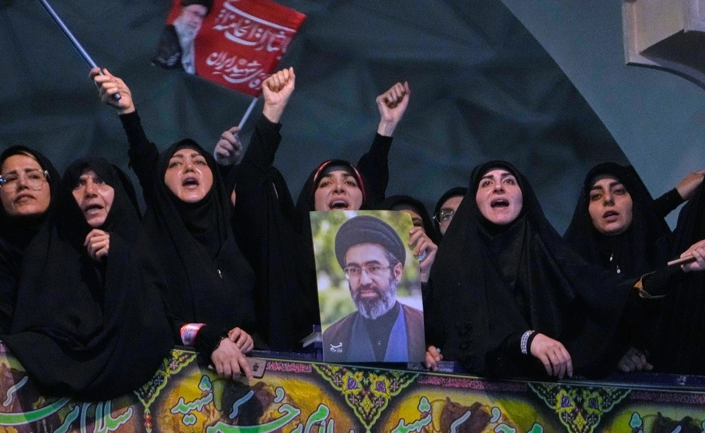 Iran đe dọa chặn toàn bộ xuất khẩu năng lượng Trung Đông