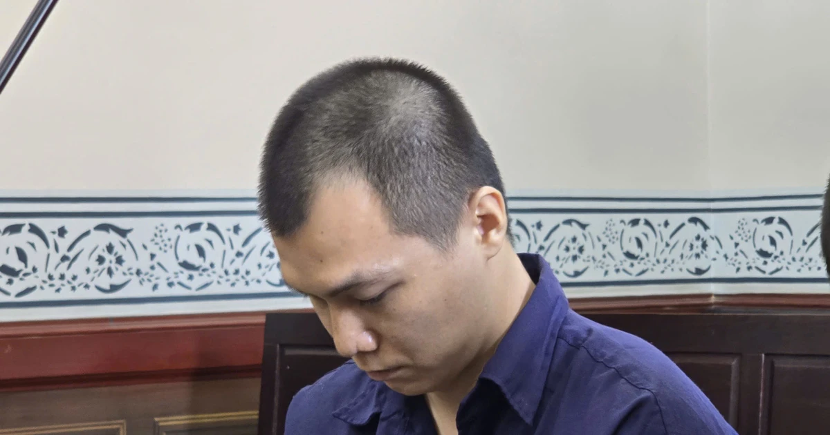 Cựu tiếp viên hàng không vận chuyển thuê ma túy cho vợ