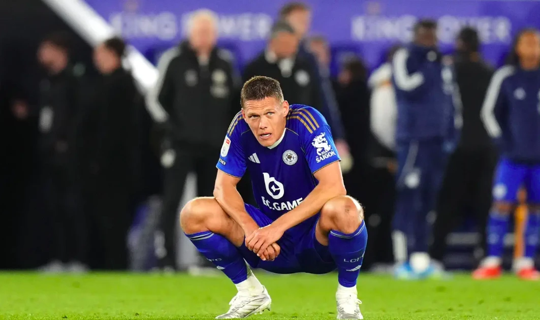 Leicester City rơi tự do xuống hạng Ba sau 10 năm vô địch Premier League