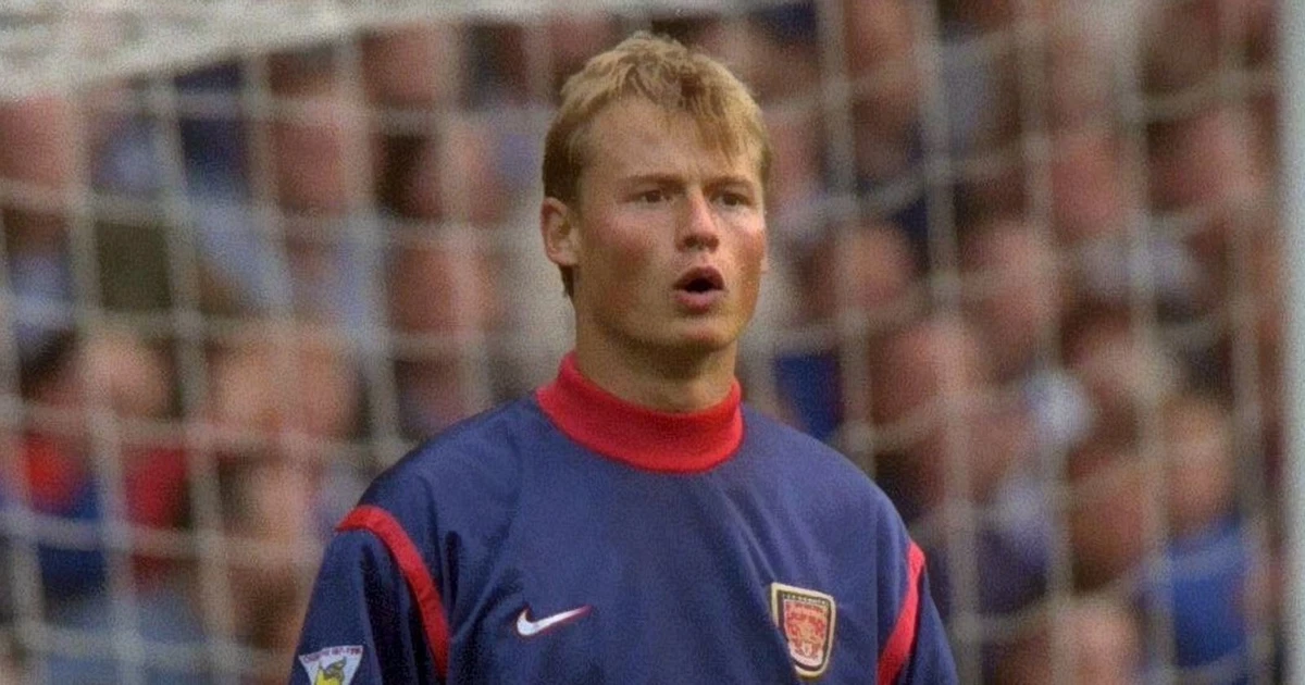 Cựu thủ môn Arsenal qua đời ở tuổi 48 vì tai nạn giao thông