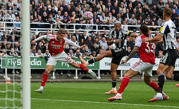 Trực tiếp Arsenal vs Newcastle, 23h30 ngày 25/4: Không được phép sai lầm