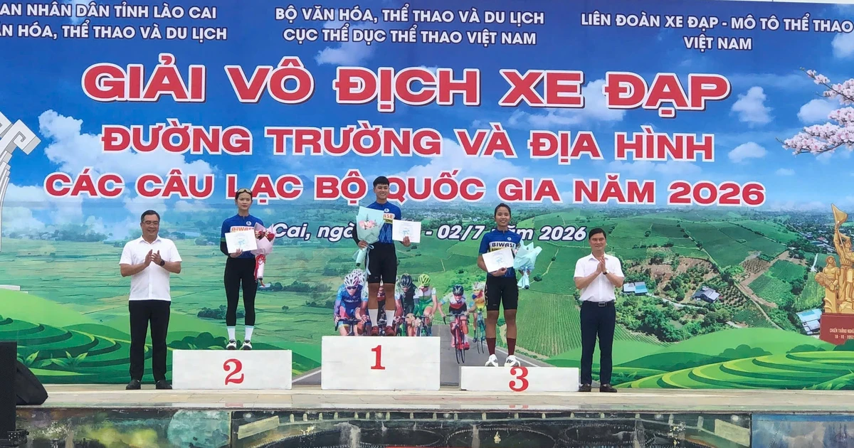 Khai mạc Giải vô địch xe đạp đường trường và địa hình các câu lạc bộ quốc gia tại Lào Cai