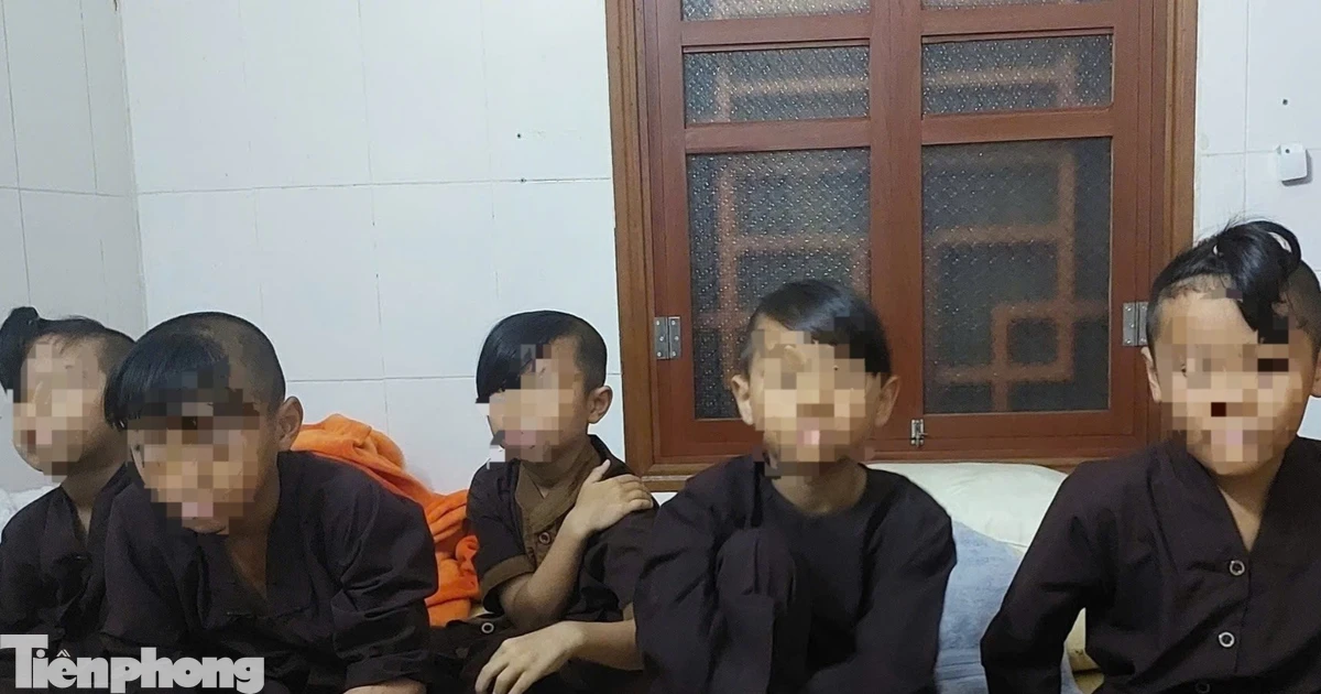 Chiếc roi dùng để đánh các cháu bé tại chùa Bầu, Phú Thọ được bện, làm cán cầu kỳ