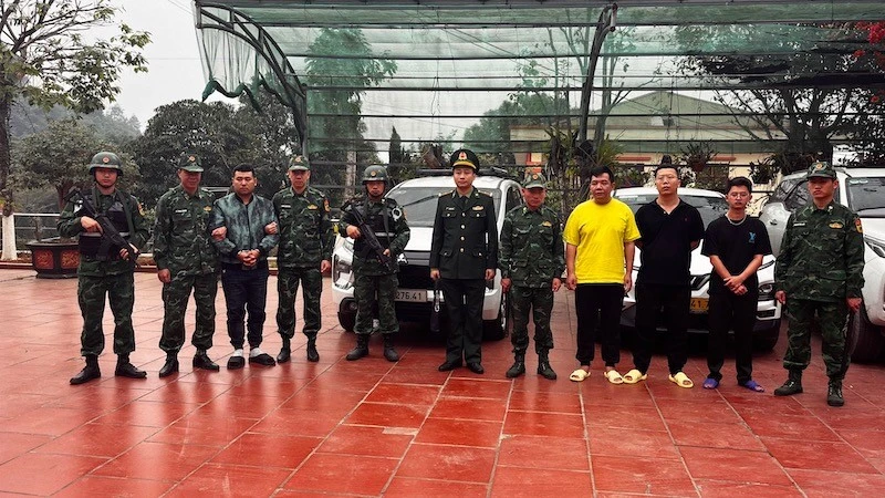 Đường dây tổ chức đưa, đón hàng chục người nước ngoài xuất, nhập cảnh trái phép