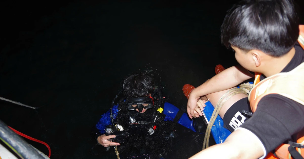 Hơn 500 người xuyên đêm tìm kiếm người mất tích trong vụ chìm tàu tại Lào Cai