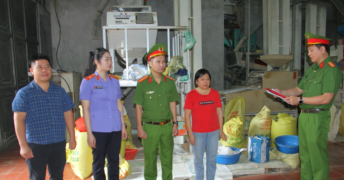 Bắt 2 chủ cơ sở giả mạo thương hiệu gạo Séng Cù nổi tiếng