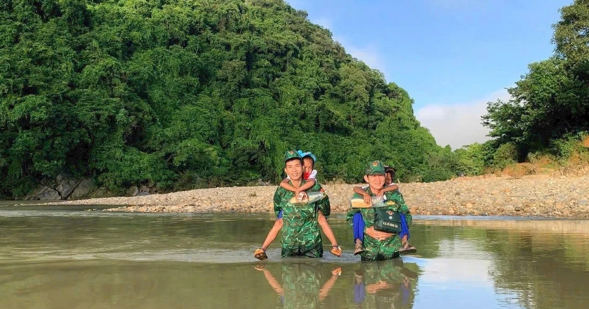 Những hình ảnh xúc động trong ngày khai giảng ở Quảng Trị