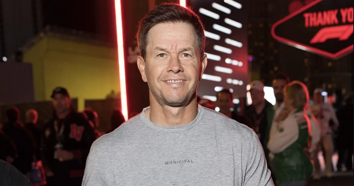 Mark Wahlberg thừa nhận sự nổi tiếng đi kèm với 'gánh nặng' đối với các con của mình