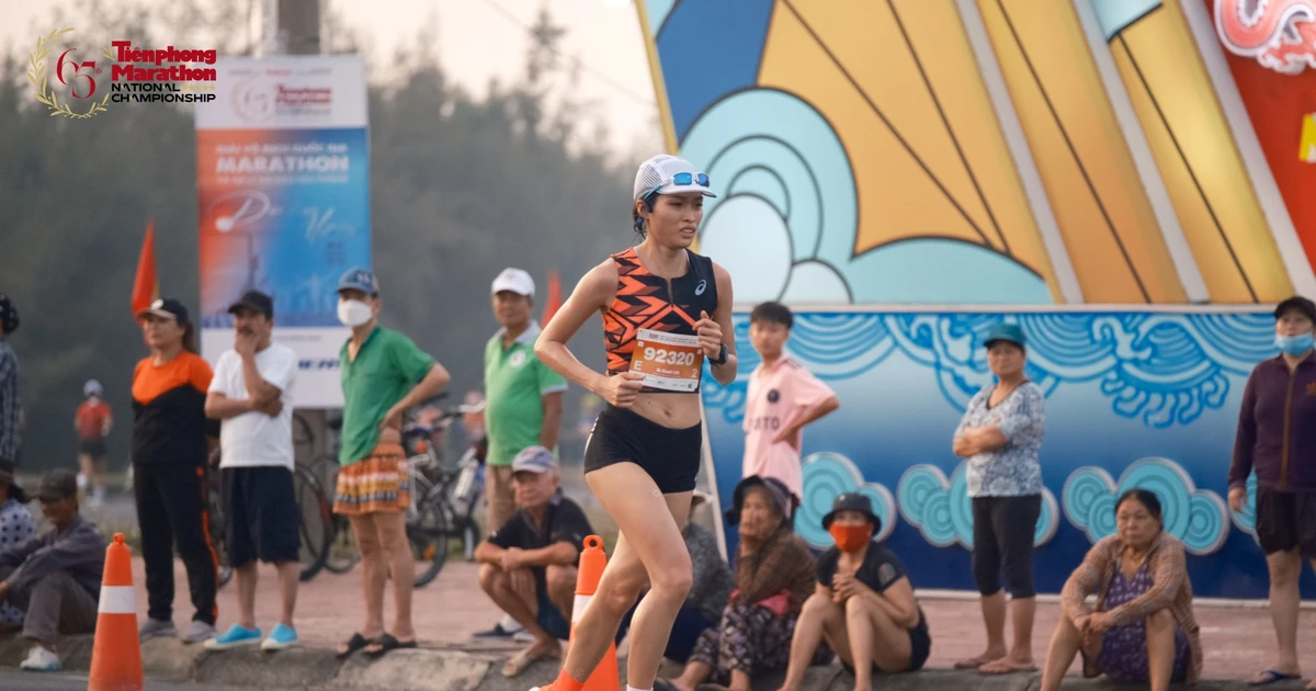 Cuộc đua 'vương miện' hấp dẫn trên đường chạy marathon nữ tại Khánh Hòa