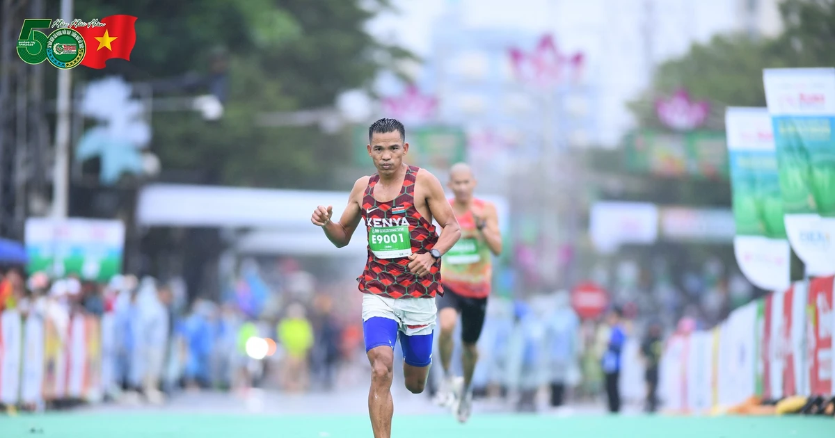 Lão tướng Lê Văn Tuấn: 42 tuổi vẫn 'bào đường', sẵn sàng chinh phục Tiền Phong Marathon 2026