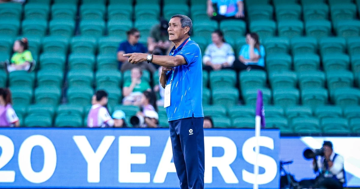 HLV Mai Đức Chung nói lời chia tay đội tuyển nữ Việt Nam sau trận thua Nhật Bản